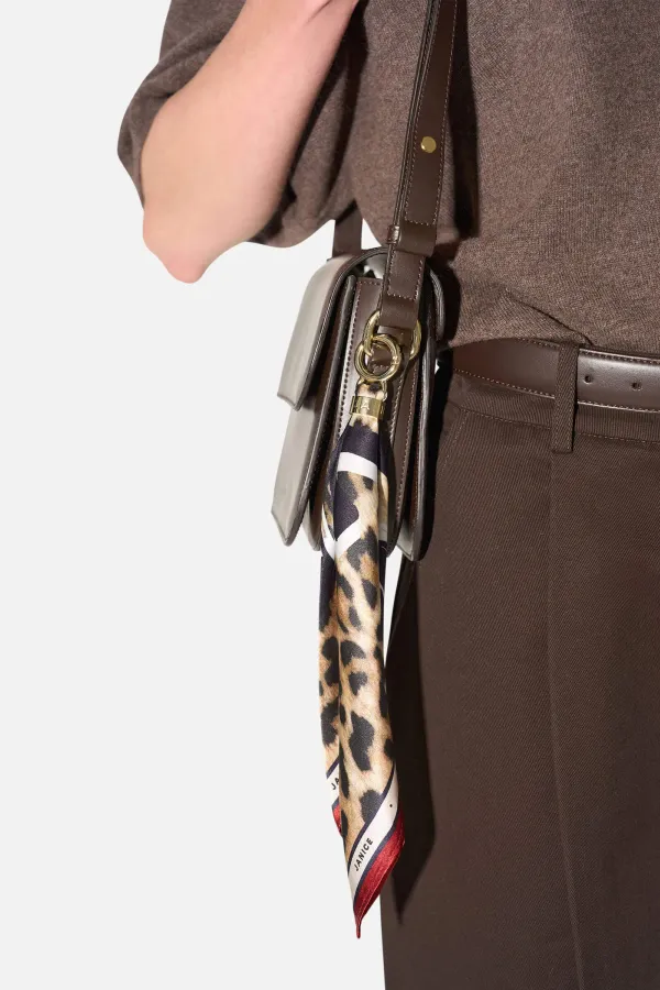 Bag Charm Zijden Sjaal Dames Effron Panterprint Rood